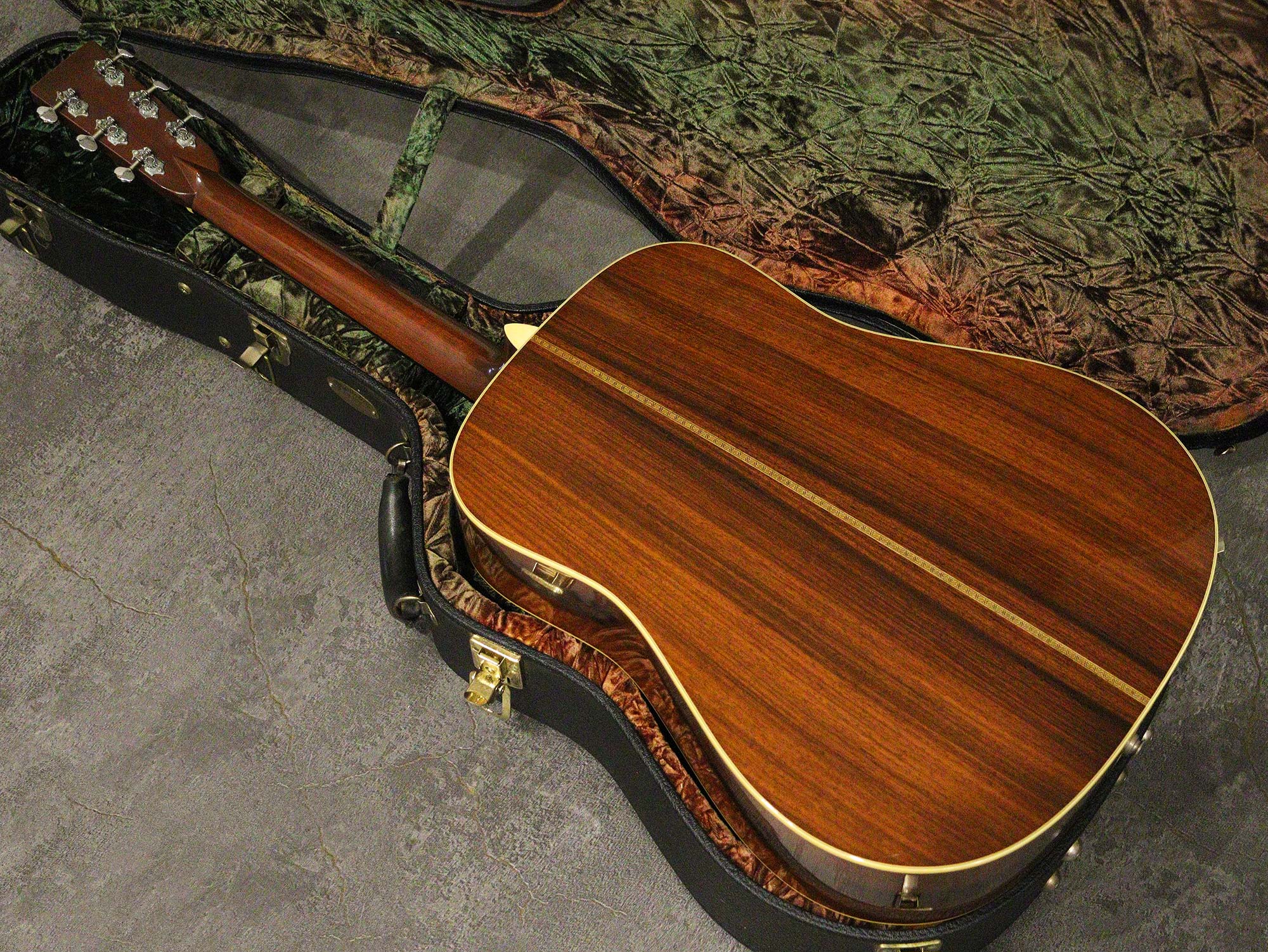 レア ※訳あり品1997年製 Martin HD-28 with FISHMAN Martin HD-28VE - Natural w/Fishman Ellipse | Sweetwater